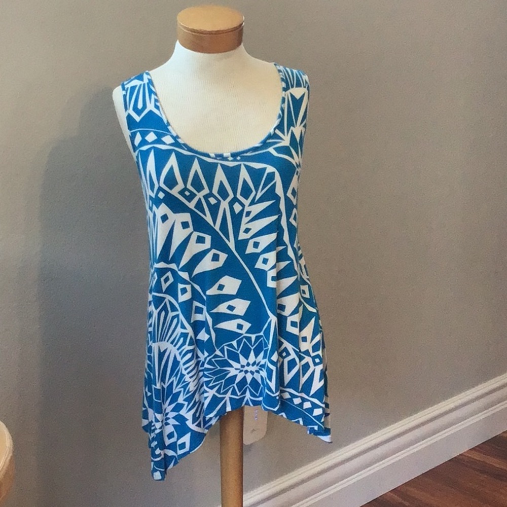 Cha Cha Vente Medium Women’s Top.
